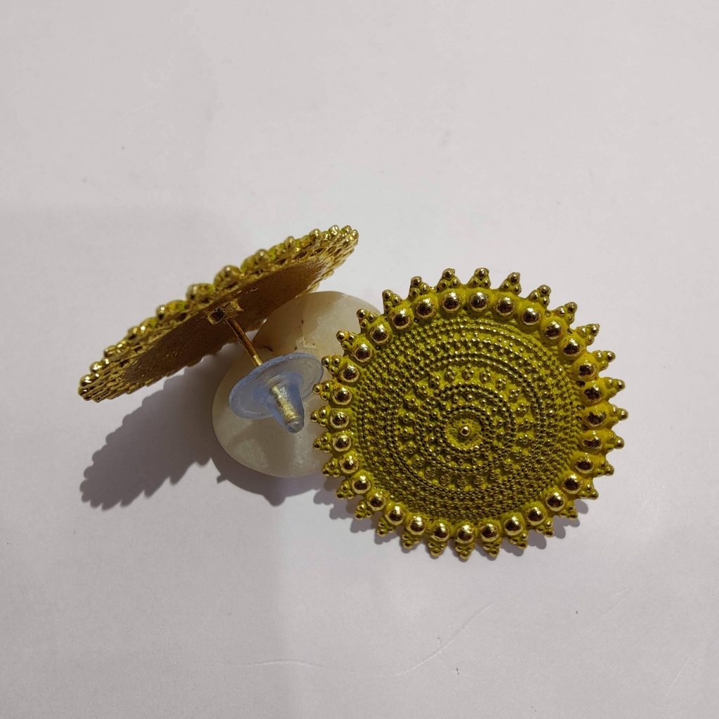 Beautiful round shape earring (Red White, Green, Black colour) product image 4
