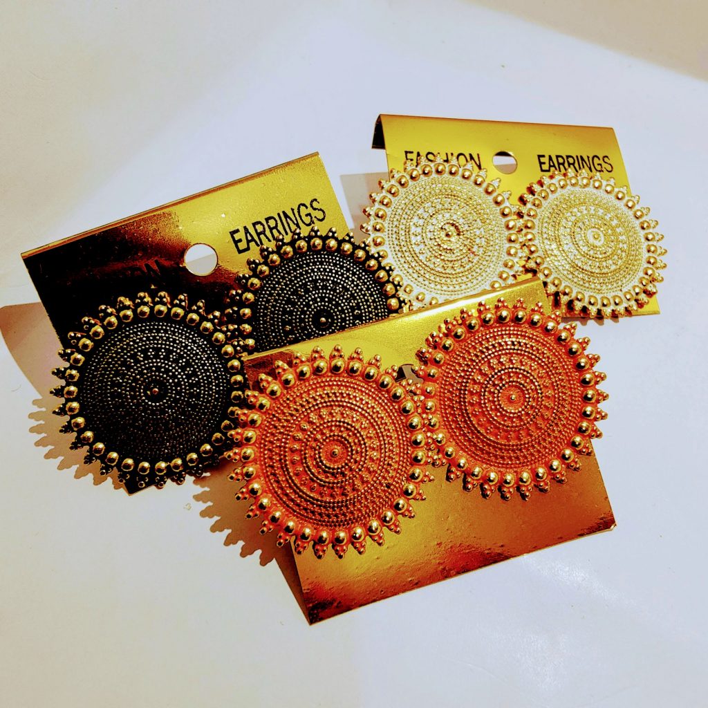 Beautiful round shape earring (Red White, Green, Black colour) product image 5